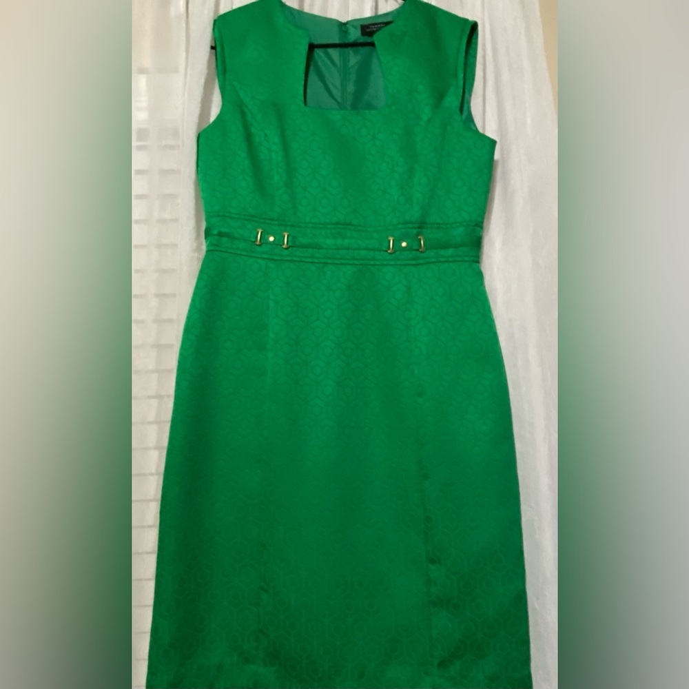 Tahari Arthur S. Levine Size 10 - Picture 6 of 7